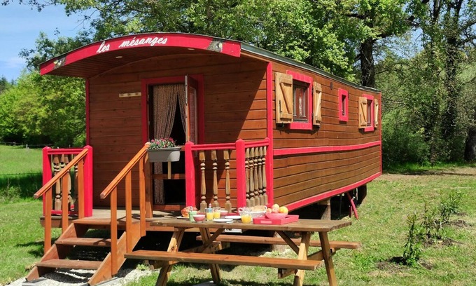 Sainte-Foi House | Traditional Trailer at Domaine de la Trille