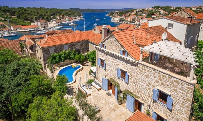 Milna (Brac) Villa | Traditional Villa Vicina with Private Pool in Milna, Brac Island