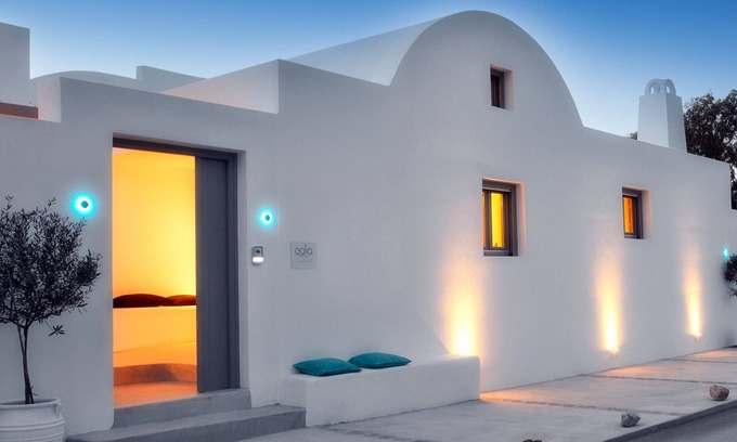 Kamari Villa | Traditional Villa with Private Heated Pool
