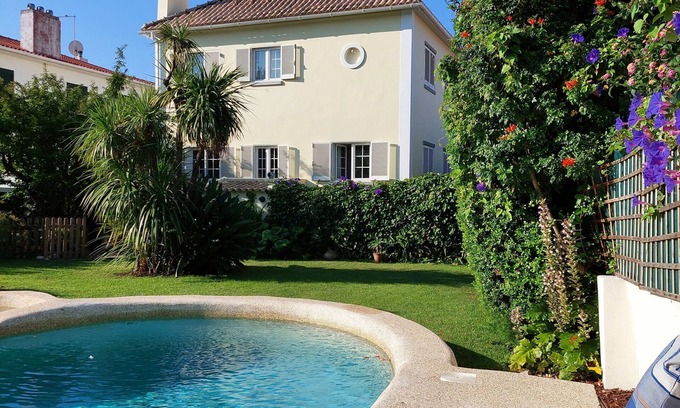 Cascais Villa | Traditional Villa with pool and garden 15 minutes walk to sea front & beaches.