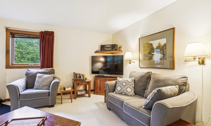 Central Vermont- Killington Condo | Trail Creek 69 on the ski back trail