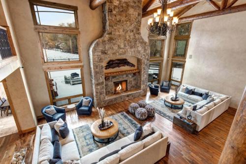 Oakley House | Trail Creek Canyon Ranch 1055 by Moose Management