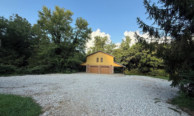 Matewan Cabin | Trailhead Riverfront Cabin