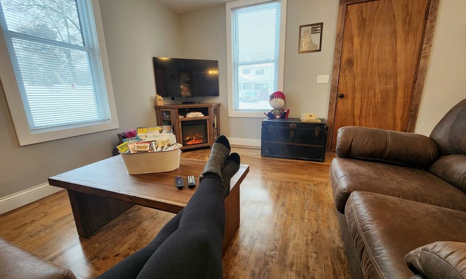 Hubbell House | Trailside by Backwoods Ventures, Trailside Getaway near beaches, waterfalls, hiking