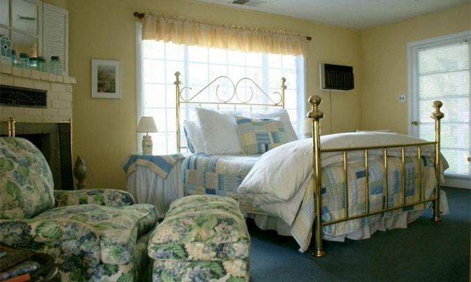 Calistoga Bed & Breakfast | Trailside Inn Bed and Breakfast