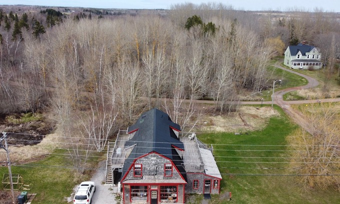 Mount Stewart Hotel | Trailside Inn
