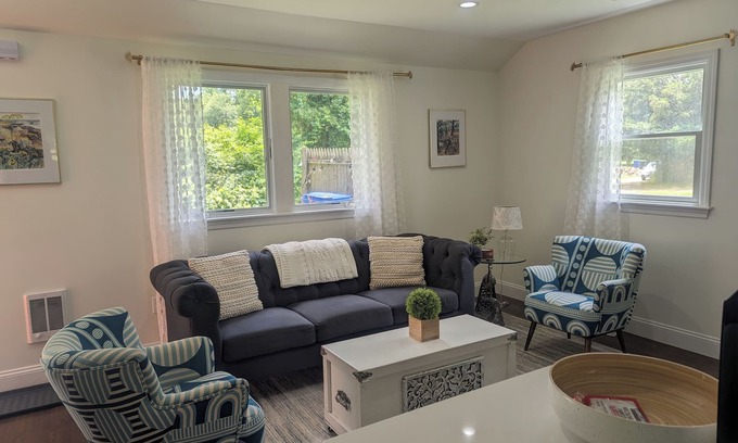 Newtown Cottage | Tranquil 1 bedroom cottage with King size bed & Fireplace in charming Bethel, CT
