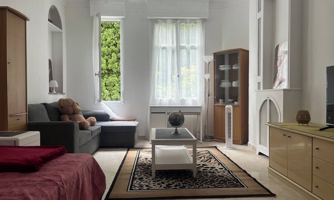 Beausoleil Apartment | Tranquil 2-bedroom apartment in Beausoleil with AC, WiFi