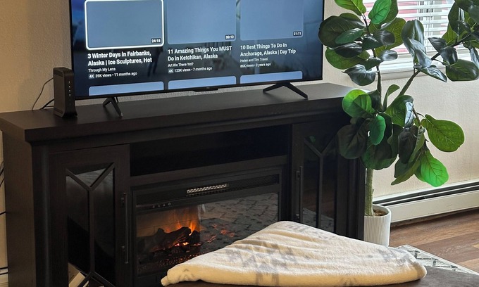 College Apartment | Tranquil 2-bedroom apartment with WiFi in Fairbanks