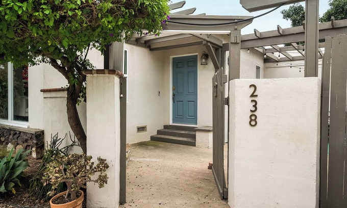Ventura House | Tranquil 2-bedroom bungalow in Ventura for a peaceful getaway