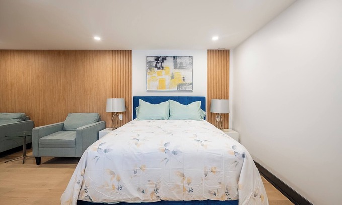 Lakeview House | Tranquil 2-bedroom basement with in charming Mississauga
