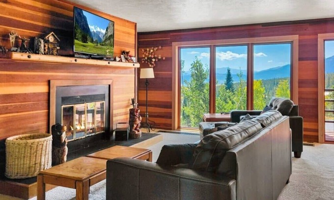 Wildernest Condo | Tranquil 2BR: Near Trails & Free Shuttle