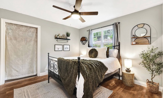 Valley Center Other | Tranquil 4-bedroom farmhouse on 2 acres in San Diego