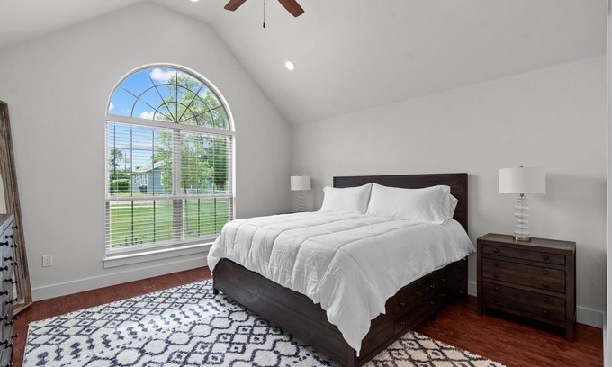 Fort Worth House | Tranquil 4-bedroom house with AC in Fort Worth