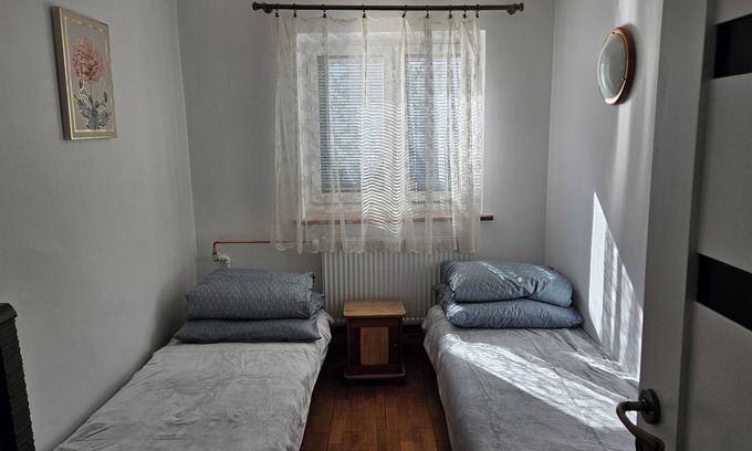Bydgoszcz House | Tranquil 4-bedroom house with WiFi in charming Bydgoszcz