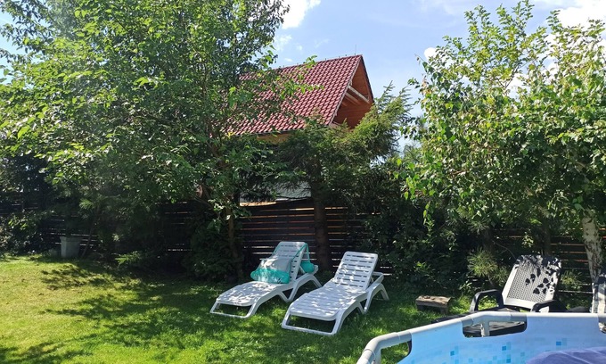 Pszczyna House | Tranquil 4-bedroom house in Łąka with WiFi