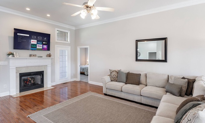 Harvest House | Tranquil 4-bedroom spacious home in charming Huntsville