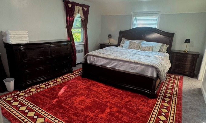 Cheltenham House | Tranquil 4-bedroom house with AC in Elkins Park