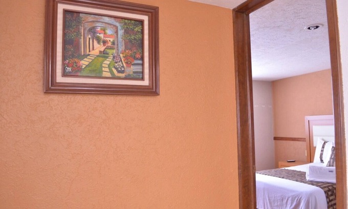 Puebla House | Tranquil 5-bedroom house with WiFi in charming Puebla