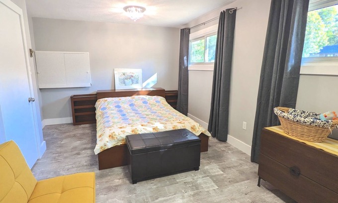 Sauble Beach House | Tranquil Air Conditioned Bungalow