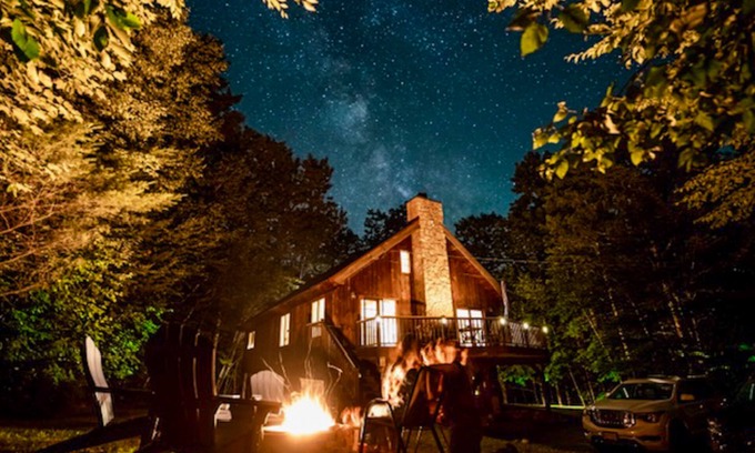 Wardsboro House | Tranquil alpine getaway with fast WiFi, loft, two living areas, fireplace & deck