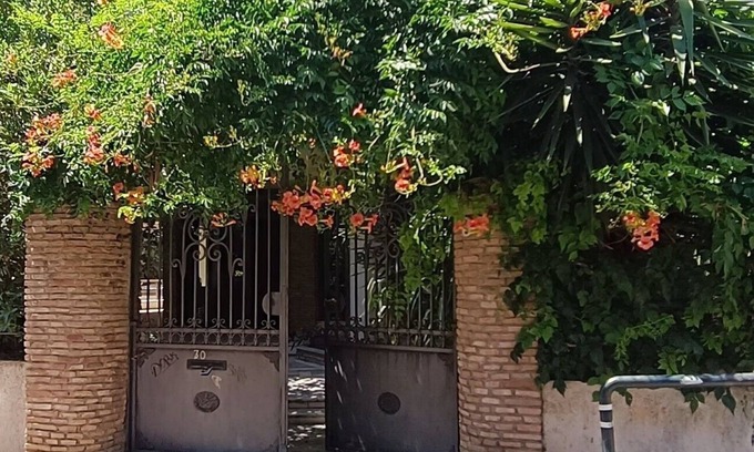 Agia Paraskevi Apartment | Tranquil Athens Garden Apt|2BDR-2BA-a/c-near Metro
