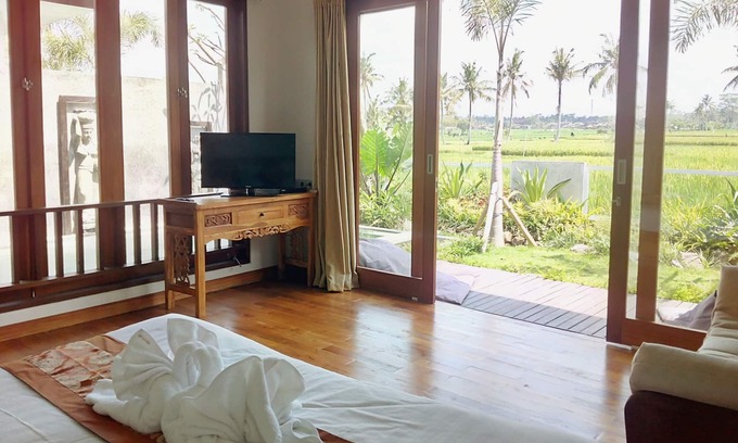 Kemenuh Villa | Tranquil breezy rice field villa w/private pool