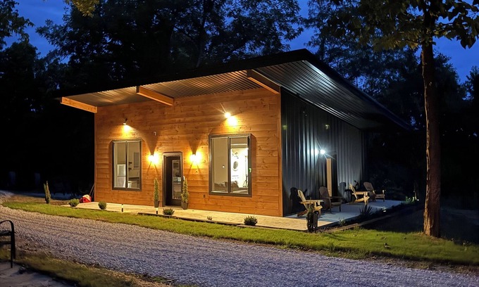 Jasper Cabin | Tranquil cabin with AC in charming Jasper