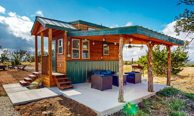 Harper Cabin | Tranquil cabin with firepit, AC, covered patio and free wifi