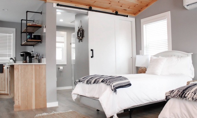 Kent Cottage | Tranquil Cat Fish Cottage Getaway Point Breeze, NY