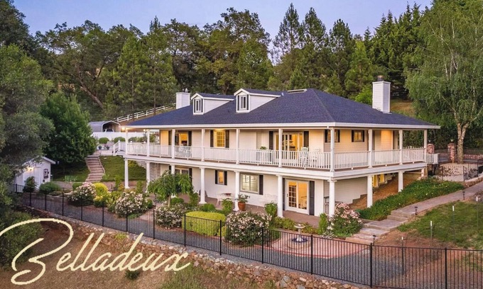 Cedar Ridge Villa | Tranquil & clean 5-acre getaway