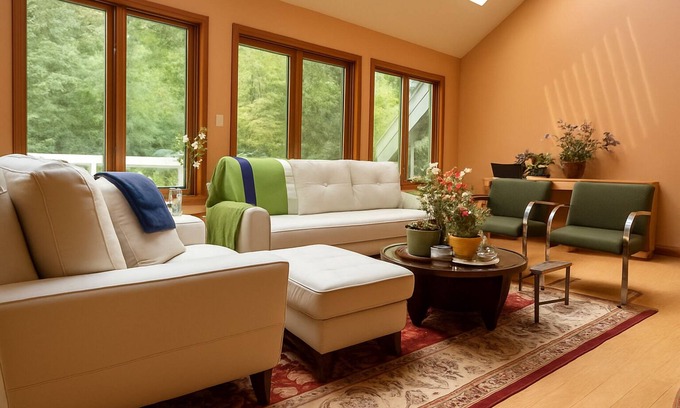 Harwinton House | Tranquil Contemporary Privacy