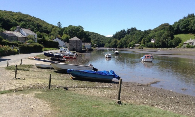 Lerryn Cottage | Tranquil, cosy waterside cottage direct river views, local pub, shop, walks.