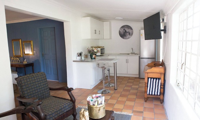Hekpoort House | Tranquil Cottage on Horse Farm