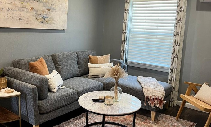 Willmore Apartment | Tranquil Craftsman Apartment with Parking, Near Attractions