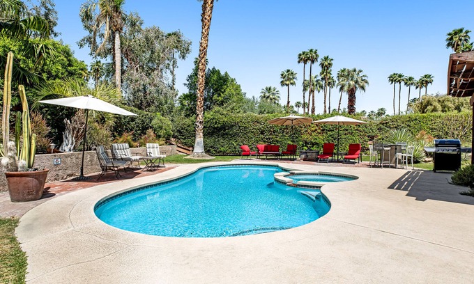 Araby House | Tranquil dog-friendly retreat w/private pool & spa, courtyard, & mountain views