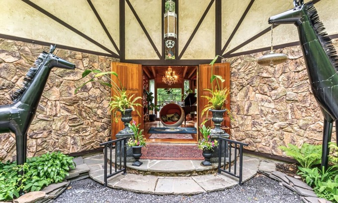 Denver Villa | Tranquil escape with/endless mountain hot tub views. 2.5 hours from GWB