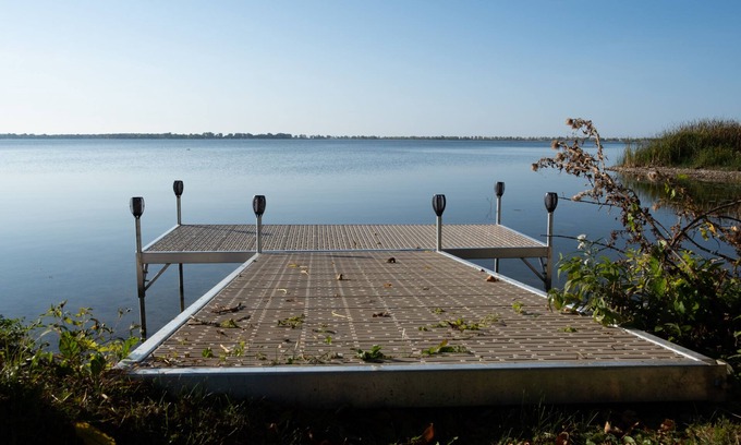 Carrying Place Cottage | Tranquil family friendly waterfront chalet