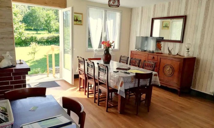 Couleuvre Cottage | Tranquil Getaway: Cozy Home with Garden, Near Activities & Bike Trails