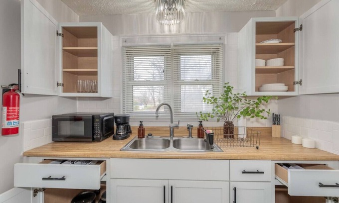 Seelyville Apartment | Tranquil Getaway of Terre Haute