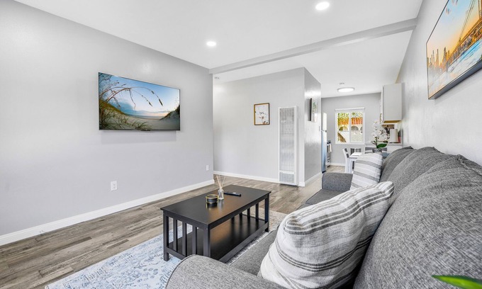Hillcrest Apartment | Tranquil Haven in Hillcrest: Your San Diego Escape - Sleeps 6