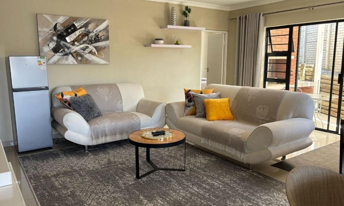 Beacon Bay Apartment | Tranquil Hideout
