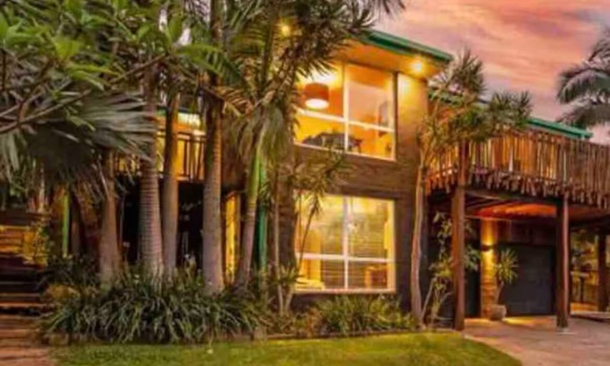 Terranora House | Tranquil holiday home. Short drive to wedding & event venues.nChild Friendly