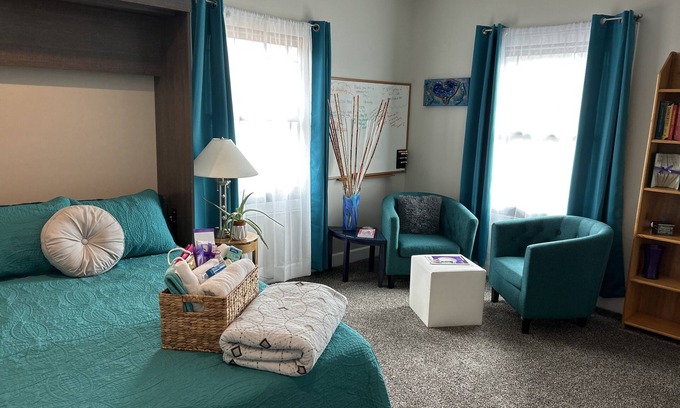 Mapleton/Fall Creek House | "Tranquil & Inspiring Retreat for Women—Stylish & Safe Stay Near Downtown Indy!"