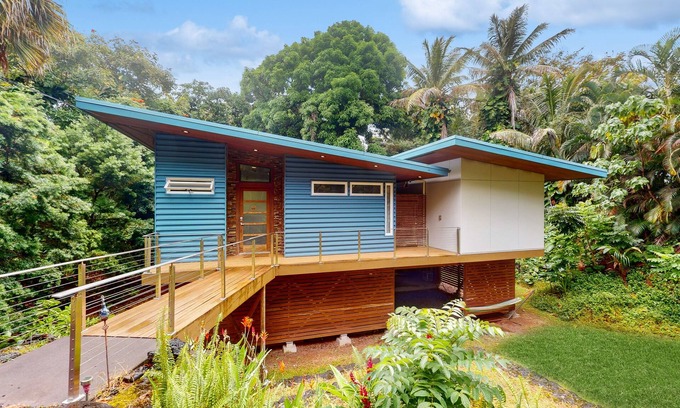 Kehena Beach Estates House | Tranquil Island Escape | Walk to Kehena Beach | Washer & dryer, WiFi