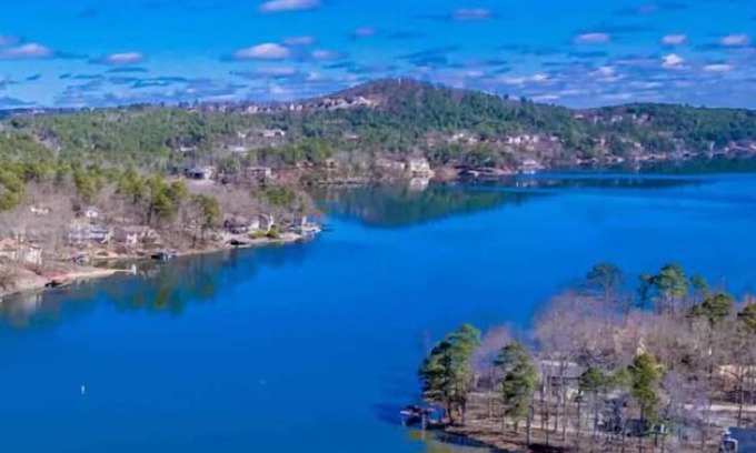 Hot Springs Village House | Tranquil lake view, double decks, beach, golf, hike, fish, indoor pool-gym 4fee