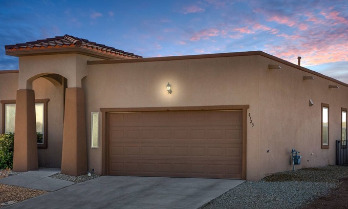 Las Cruces House | *Tranquil Living in the City*
