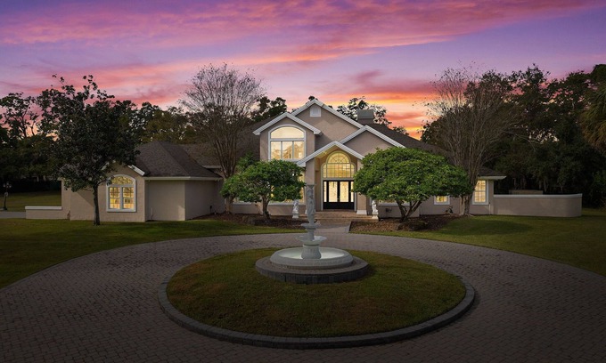 Altamonte Springs House | Tranquil Luxury Estate Property 5,700 Sq Ft on 3+ Acres, Complete with Helipad