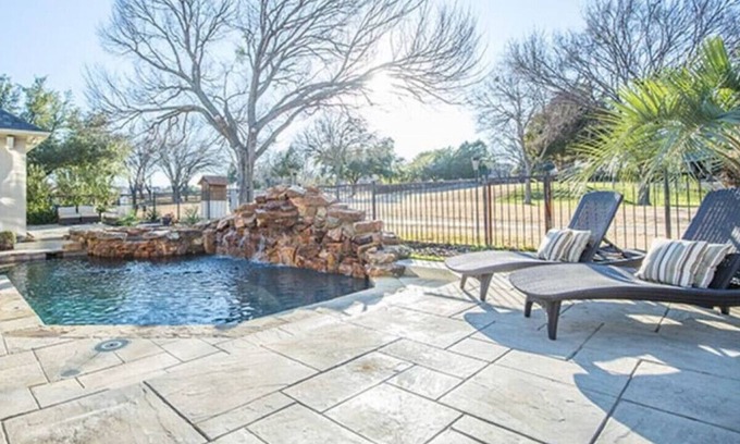 Garland House | Tranquil Luxury 4-BR Golf Retreat w/Htd Pool & Spa1