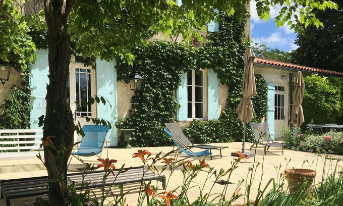 Neuffons House | Tranquil Maison de Maître With a Private Pool in the Countryside